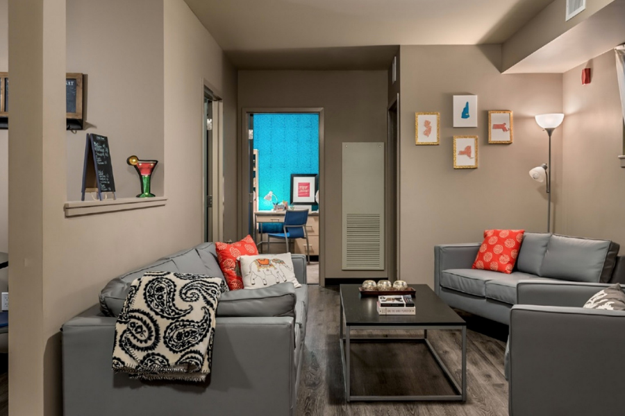 MC Living Room Bar Split North Tower